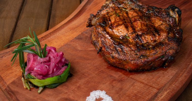Los mejores cortes de carne de la ciudad los encontraras en este delicioso RESTAURANTE FINCA OCHO.