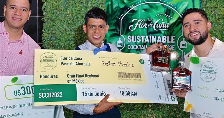Flor de Caña corona a Beker Joel Méndez como bartender más sostenible de Honduras.