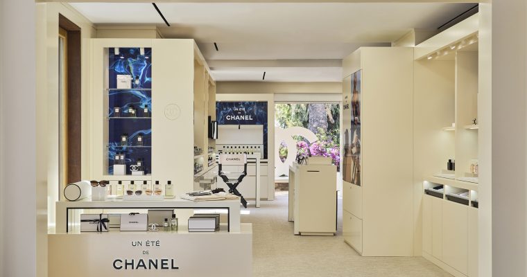CHANEL Inaugura Nuevo Local Efímero de Fragancia y Belleza en Mykonos.