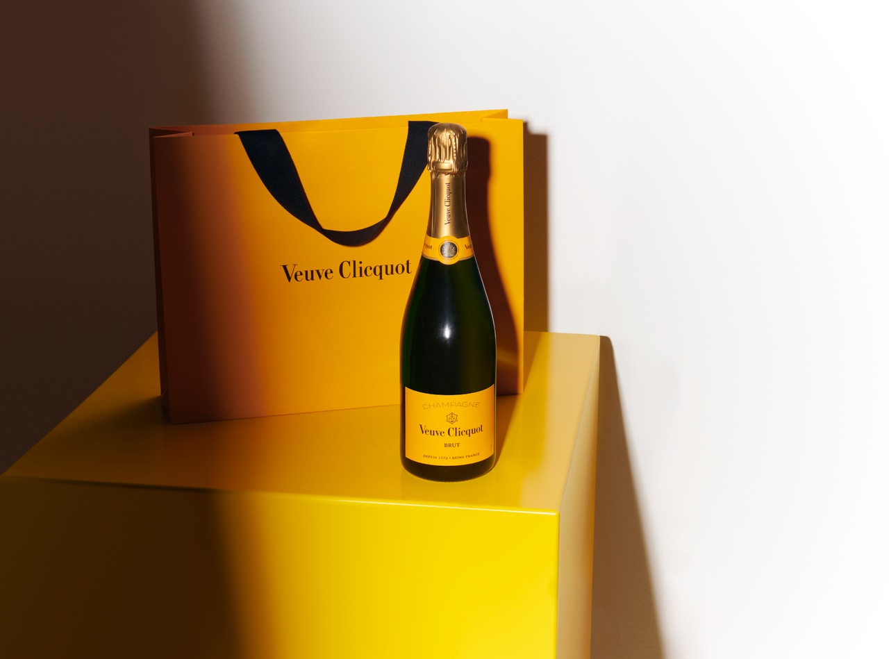 VEUVE CLICQUOT TIENE EL REGALO PERFECTO PARA ESTA NAVIDAD.