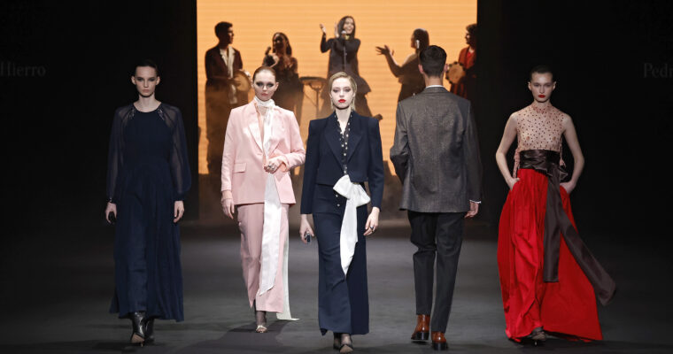 Pedro del Hierro rinde tributo al flamenco en MBFWMadrid.