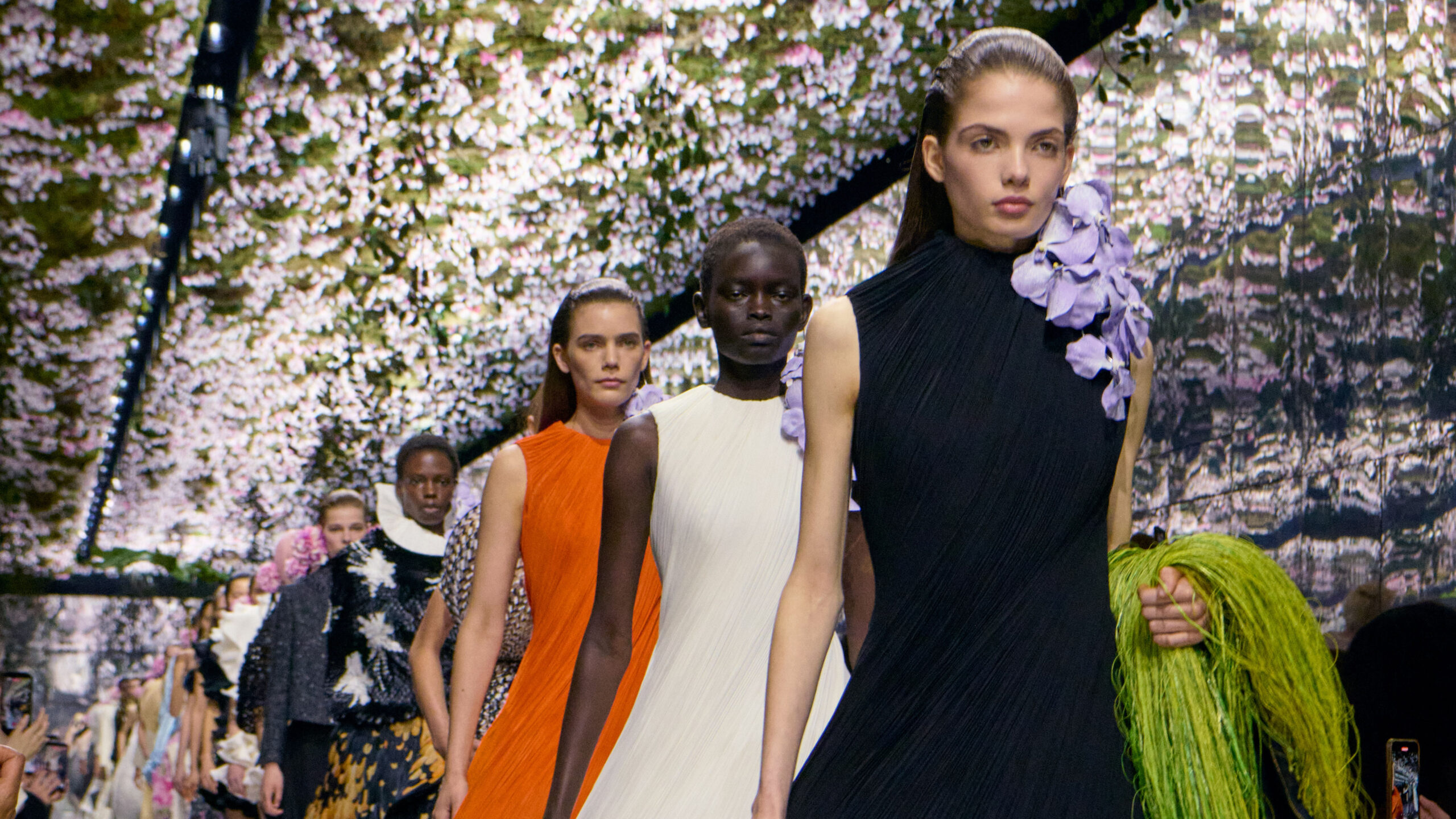 La Nueva Era de Dior: Jonathan Anderson Redefine la Alta Costura en París.