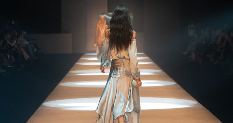 Francesca Miranda presenta HALO PF26 en Bogotá Fashion Week 2026.