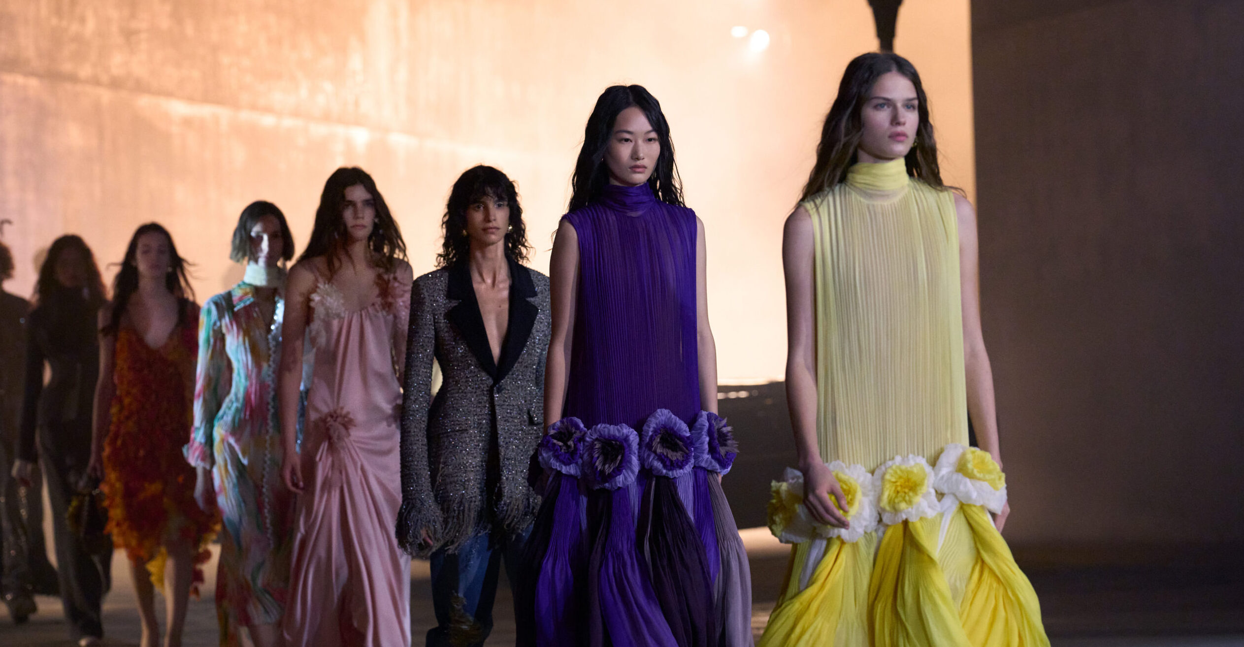 La Botánica de la Visibilidad: Dior Otoño/Inviernos 2026-2027 por Jonathan Anderson.