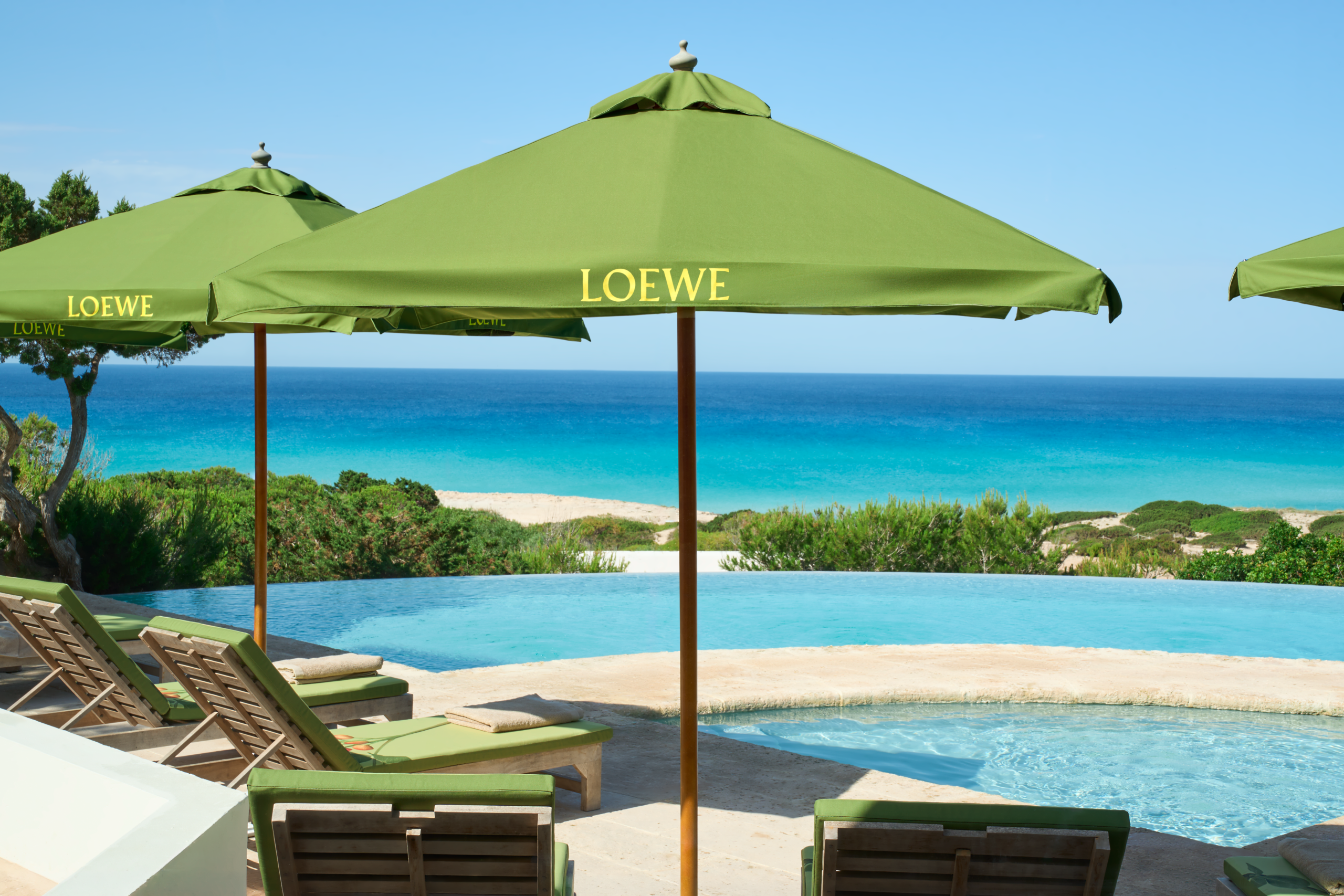 Dunas de Formentera, el refugio mediterráneo elegido por LOEWE Perfumes para celebrar el verano